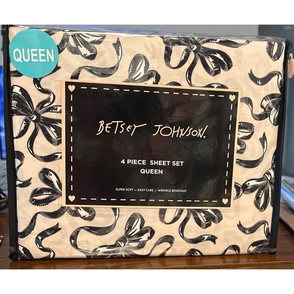 New Betsy Johnson Queen Sheet Set 4 Piece Pink W/Black Bows Super Soft Easy Care